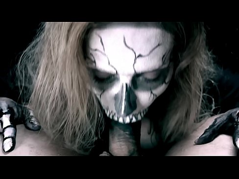 ❤️ Vajzë demonike që thith karin me gojën e saj të zezë dhe gëlltit sperma. ❤️ Video qij tek ne sq.sexindrag.ru